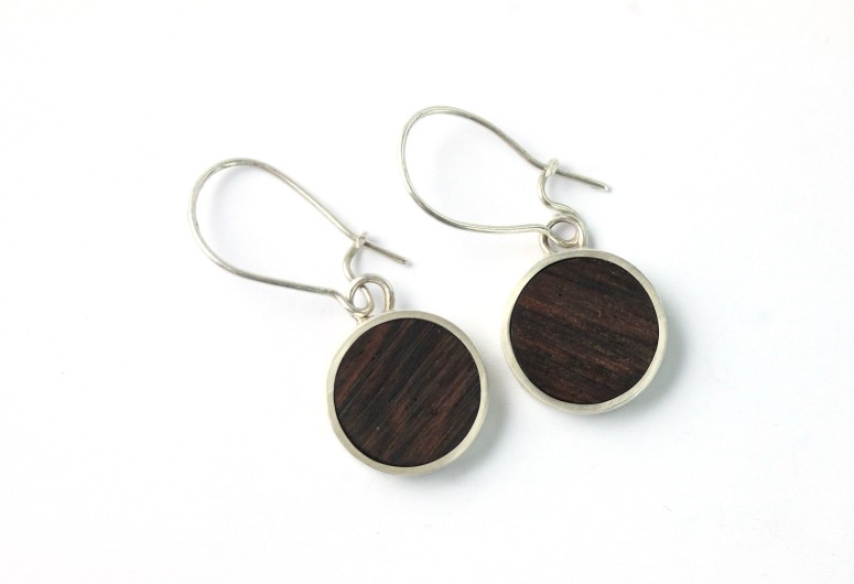 Earrings with palissander wood